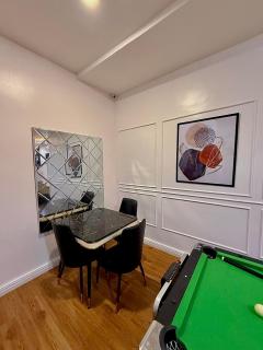 Room In A Luxury Home With Pool, Gym, Snooker,PS5, & 24h Power - Lekki - 9