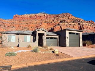 Luxury Kanab Utah Family Home with Amazing Views Pool Gym - Kanab - 0