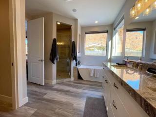 Luxury Kanab Utah Family Home with Amazing Views Pool Gym - 3