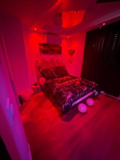 La Maison des Plaisirs Love room - Champigny-sur-Yonne - 3