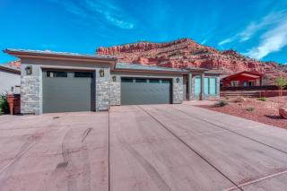 Upscale Family Home in Kanab with Gym Pool Red Rock Views - Kanab - 8