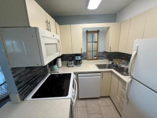 Oceanfront condo, ocean view and indoor pool - 6