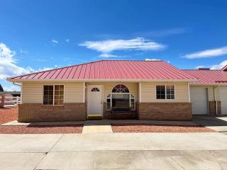 Peaceful Downtown Kanab Family Townhome Dew Drop Inn - Kanab - 0