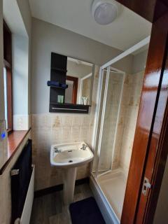 Midtown Apartment - 6