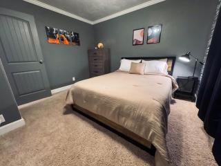 Family Home Walking distance to downtown Kanab Sleeps 9 - 1