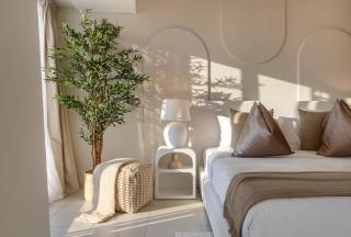 Luxury 2BR in Cayan Tower with Sea, Marina & Dubai Eye View - 2