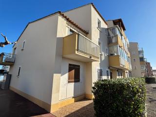 Appartement secteur village rez-de-chaussée terrasse et parking privé 50m mer - 1