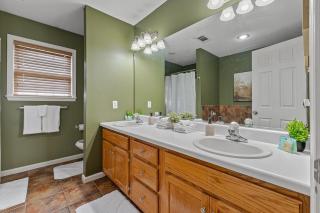 Family Oasis In Jonesboro 4Bd 2Ba house - 5