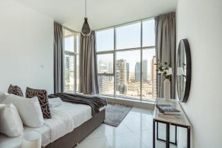 Chic Waterfront Living - Marina View - 3