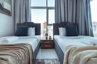 Chic Waterfront Living - Marina View - 2