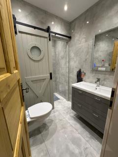 Karlin Oasis 2-Bedroom Apartment - Prag - 8