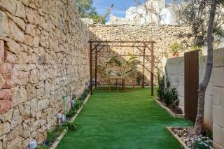 Beautifully Renovated 3BR Sliema Townhouse - Sliema - 6