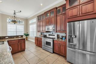Luxury 6 Bedroom House in Reunion Resort - 8