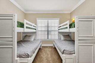 Luxury 6 Bedroom House in Reunion Resort - 6