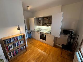 Carnaby St Room with shared bathroom - London - 7