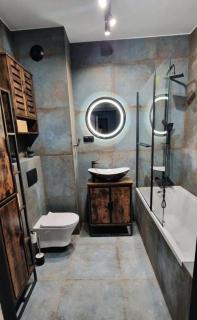 WORKATION Centre Airport Boutique Designer Bath, 3-4 days best offer, Kitchen, Balkony, Aircon - Warsaw - 7