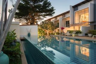 The Pool Residence - 1