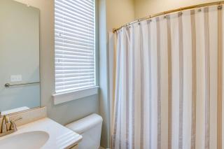 410A The Jetty House Spacious 2 BR Townhouse Walking Distance to the Beach - 2