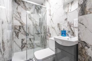 City & Stadium Stay Kitchen Wm Free Parking - 5