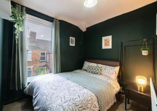Contractor-friendly 4br Sleep 10 W Parking - Liverpool - 3