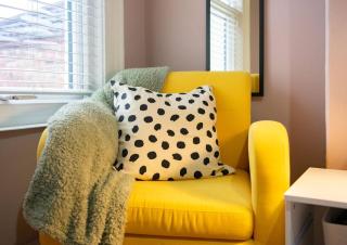 Contractor-friendly 4br Sleep 10 W Parking - Liverpool - 4