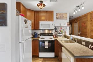 Unique 3BD 'Urban Cabin' close to French Quarter - 1