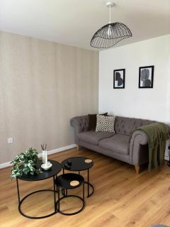 Near Everton & Anfield Free Off-street Parking - Liverpool - 8