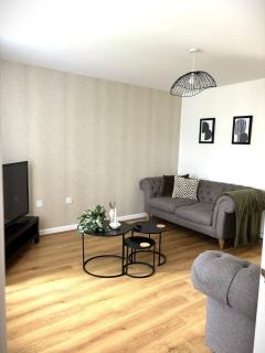 Near Everton & Anfield Free Off-street Parking - Liverpool - 6