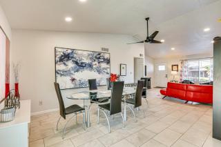Spacious Home with Pool and Grill in Phoenix! - Phoenix - 2