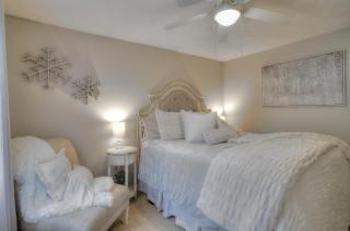 Beautiful Spacious & Well-Stocked Downtown Home - Rangeley - 9