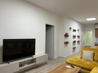 Dennys Apartments New Bazaar Delight - 4