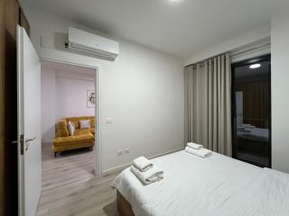 Dennys Apartments New Bazaar Delight - Tirana - 3