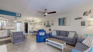 Gulf Highlands Coastal Retreat,11Pools, Pickleball - Panama City Beach - 7