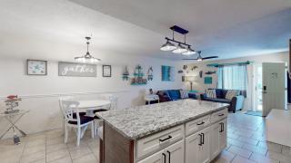 Gulf Highlands Coastal Retreat,11Pools, Pickleball - Panama City Beach - 4