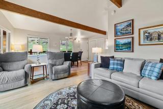 Cozy Secluded Riverfront Cabin Fireplace Parking - 7