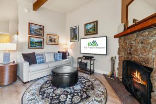 Cozy Secluded Riverfront Cabin Fireplace Parking - 6