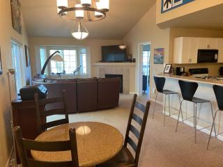 Edwards Mountain Chic On River Pool and Hot Tubs - 4