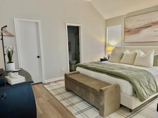 Perfect Home, Center of Aggieland - 3BR 3 BA 5Beds - College Station - 6