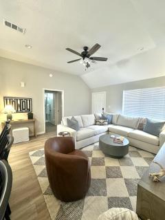 Perfect Home, Center of Aggieland - 3BR 3 BA 5Beds - College Station - 5