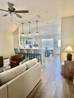 Perfect Home, Center of Aggieland - 3BR 3 BA 5Beds - College Station - 4