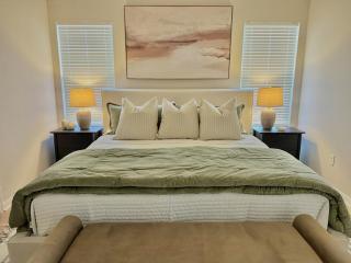Perfect Home, Center of Aggieland - 3BR 3 BA 5Beds - College Station - 1