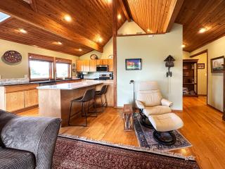 Olympic Oasis Tranquil Retreat Near Dungeness Wildlife Refuge Hot Tub - Sequim - 1