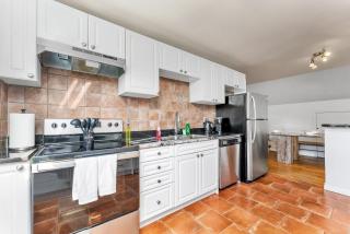 Private 2bdrm unit with ensuite Laundry - U5A - Burlington - 1