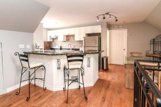 Private 2bdrm unit with ensuite Laundry - U5A - Burlington - 6