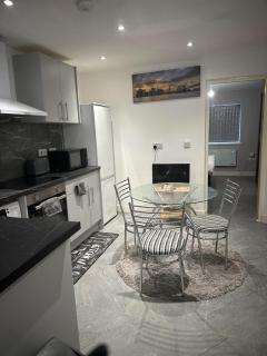 Home sweet home - Leicester - 0