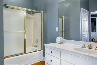 Stone Mountain Manor - 4