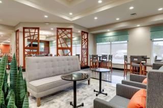 Drury Inn & Suites Charlotte Arrowood - Charlotte - 1