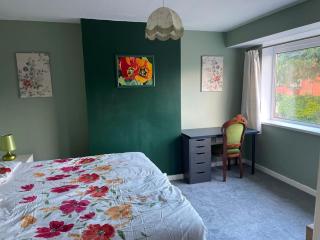Affordable Relaxing Comfy Double Room in a Shared House - Rowhedge - 3