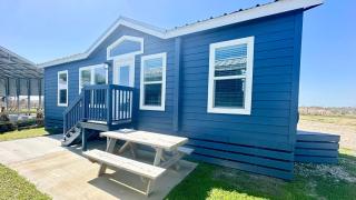 Mins to Beach 2 Bdrm Sleeps up to 6 - New Listing! - Bolivar Peninsula - 0