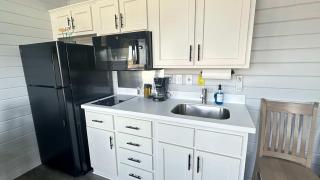 Mins to Beach 2 Bdrm Sleeps up to 6 - New Listing! - Bolivar Peninsula - 1